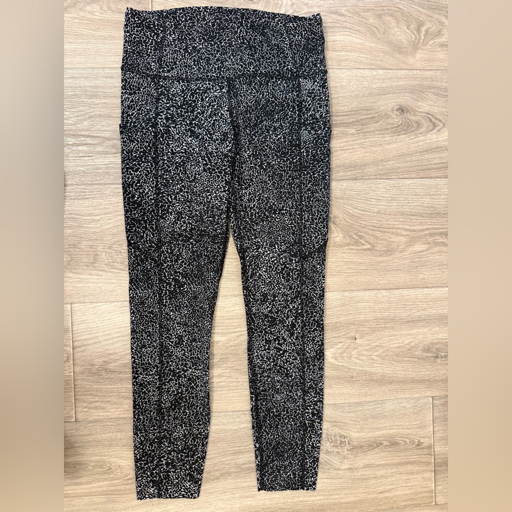 Lululemon Fast & Free Tight 25” Sz 8 -Incognito Camo Black White - Nulux Pockets